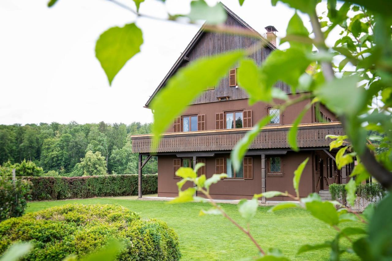 Zimmer & Appartements In Der Gamlitzerstrasse Ehrenhausen Exteriör bild